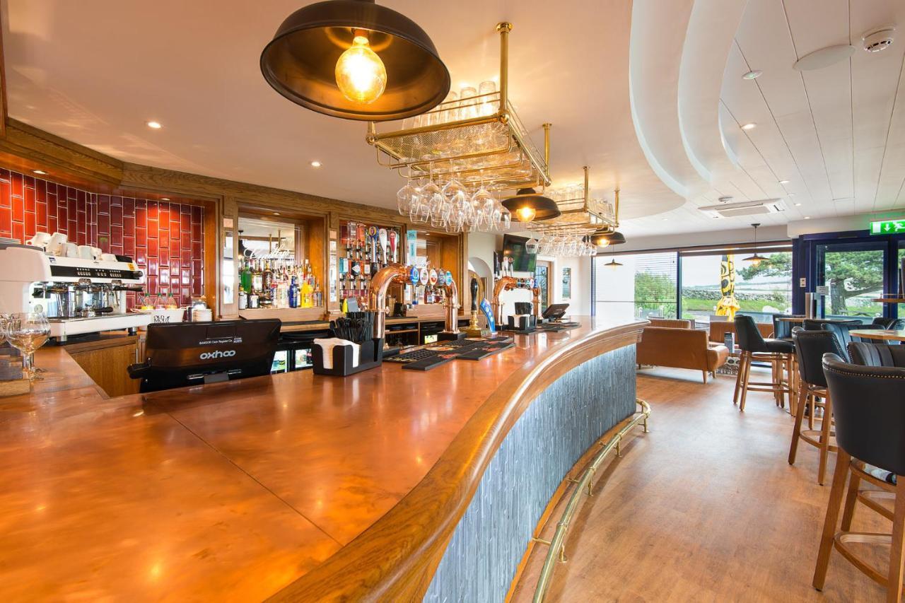 Gwesty Gadlys Hotel 세매즈베이 외부 사진