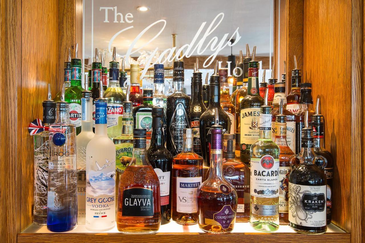 Gwesty Gadlys Hotel 세매즈베이 외부 사진
